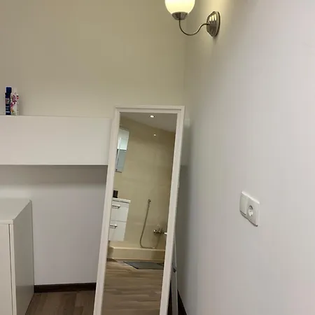Aparment In Popular Neighborhood *