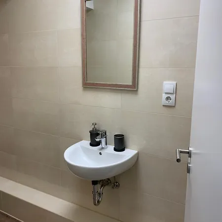 Aparment In Popular Neighborhood Lejlighed *